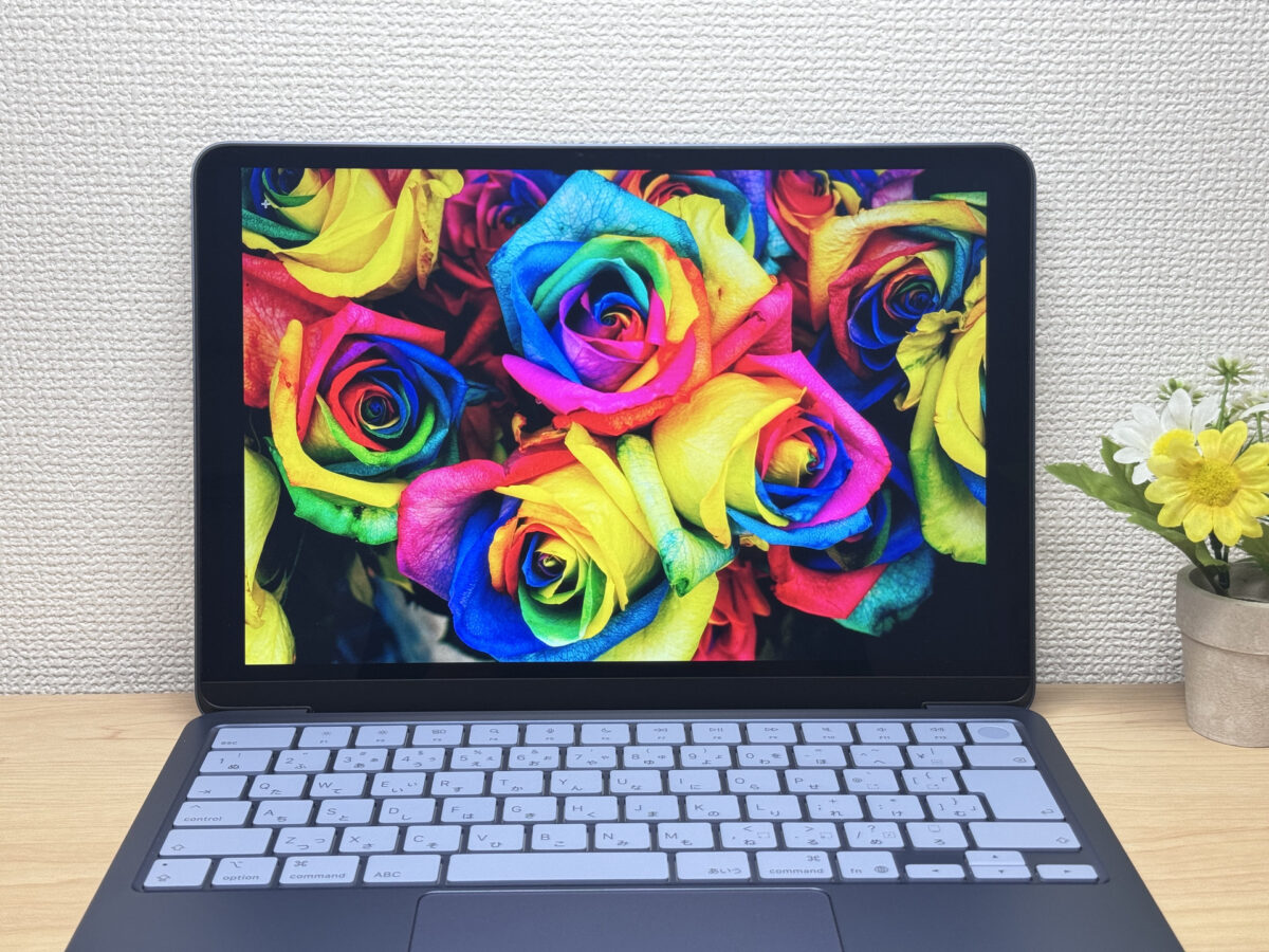 MacBook Neo ディスプレイの発色確認