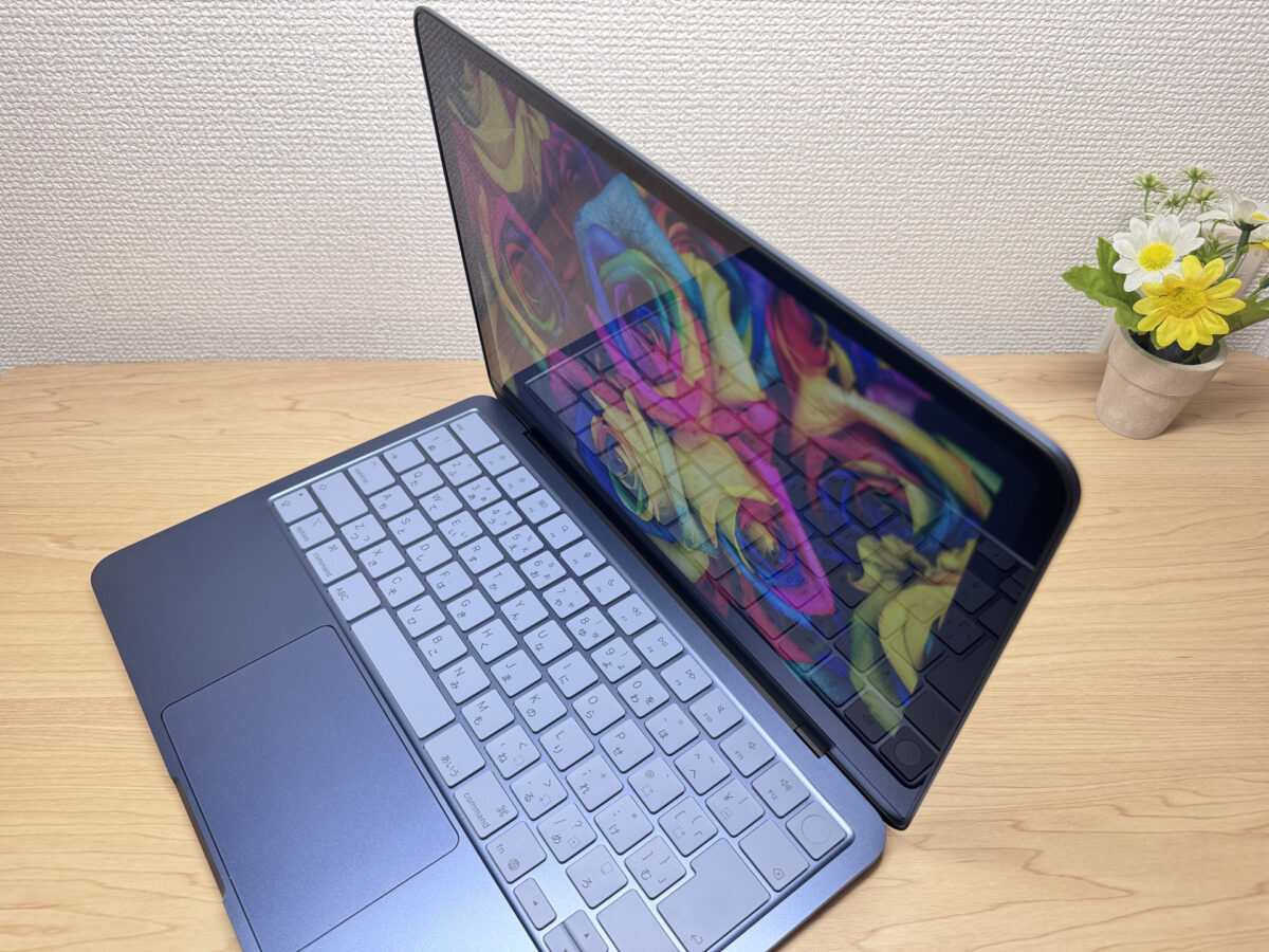 MacBook Neo 斜めからの視野角確認