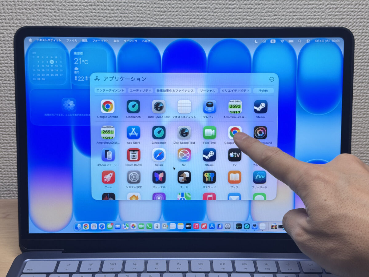 MacBook Neo タッチパネル非対応の確認