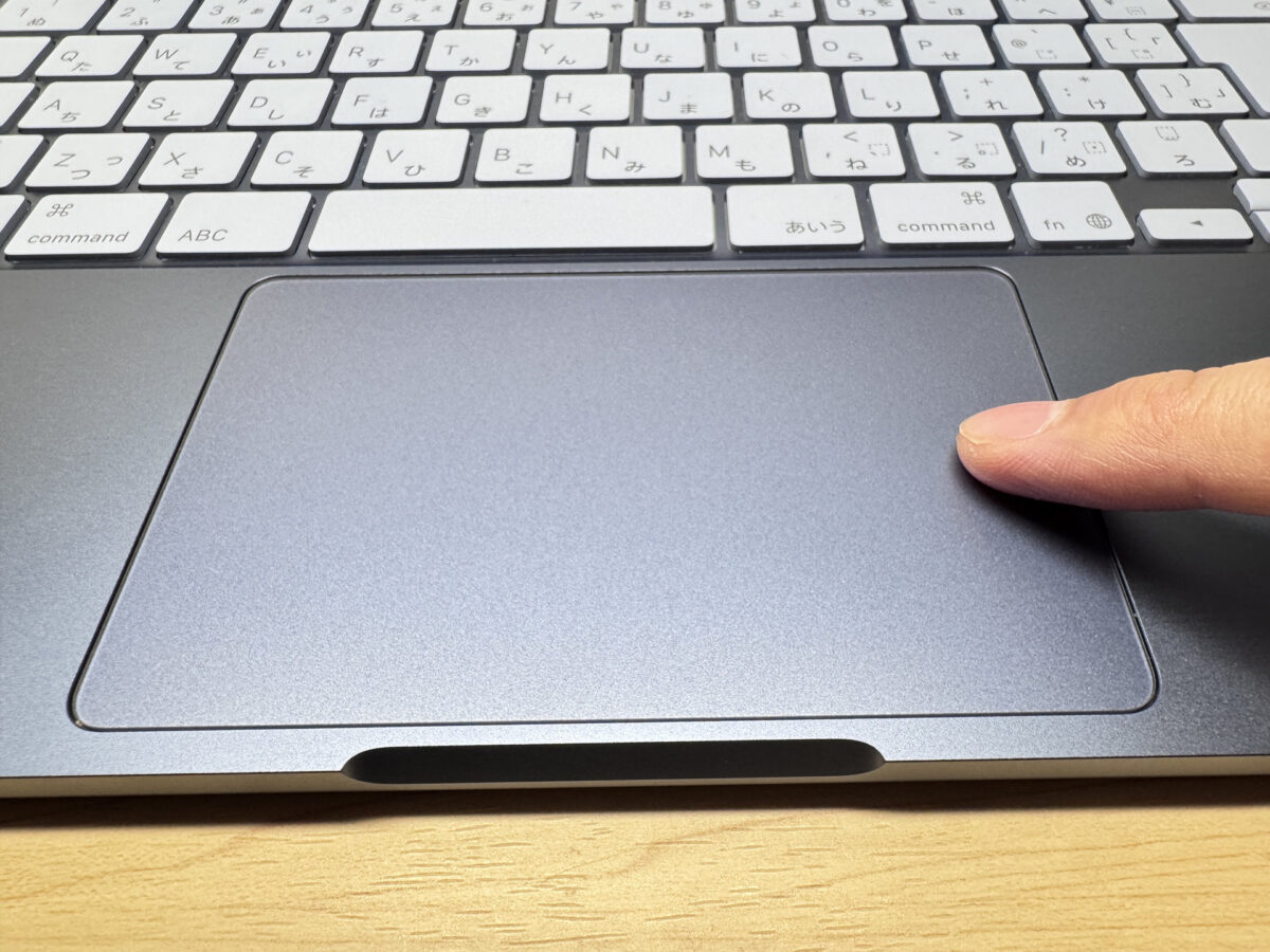 MacBook Neo トラックパッド全体