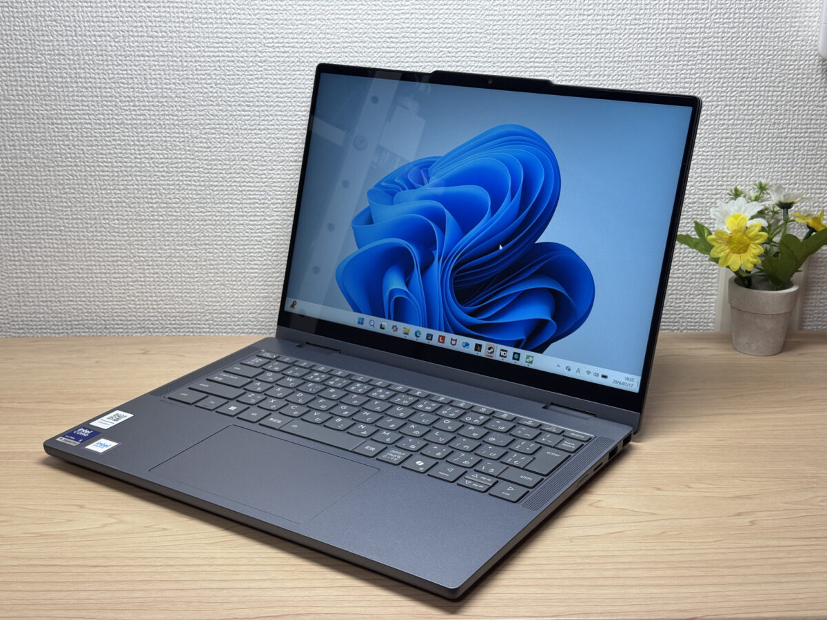 正面から見た開いた状態のIdeaPad 5i 2-in-1
