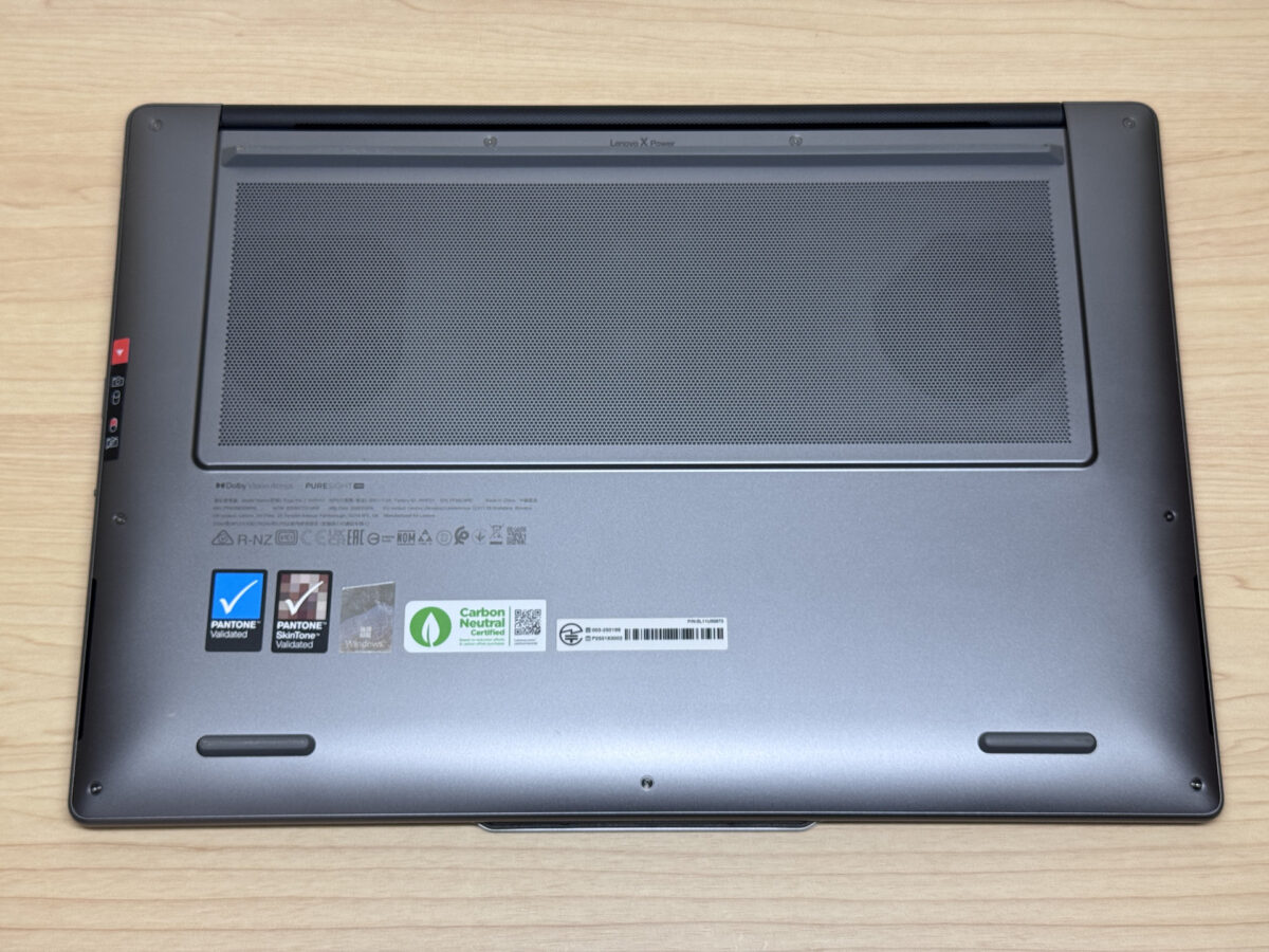 大型デュアルファンを支えるLenovo X Power
