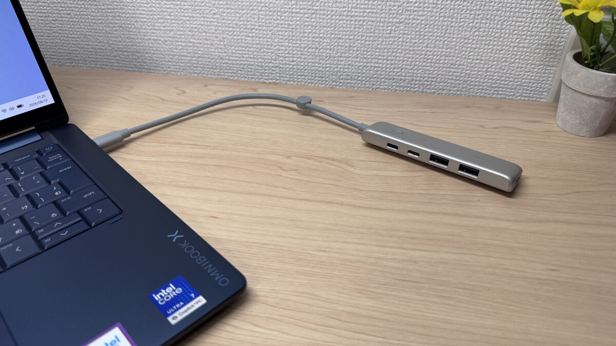USB-Cハブを接続した様子