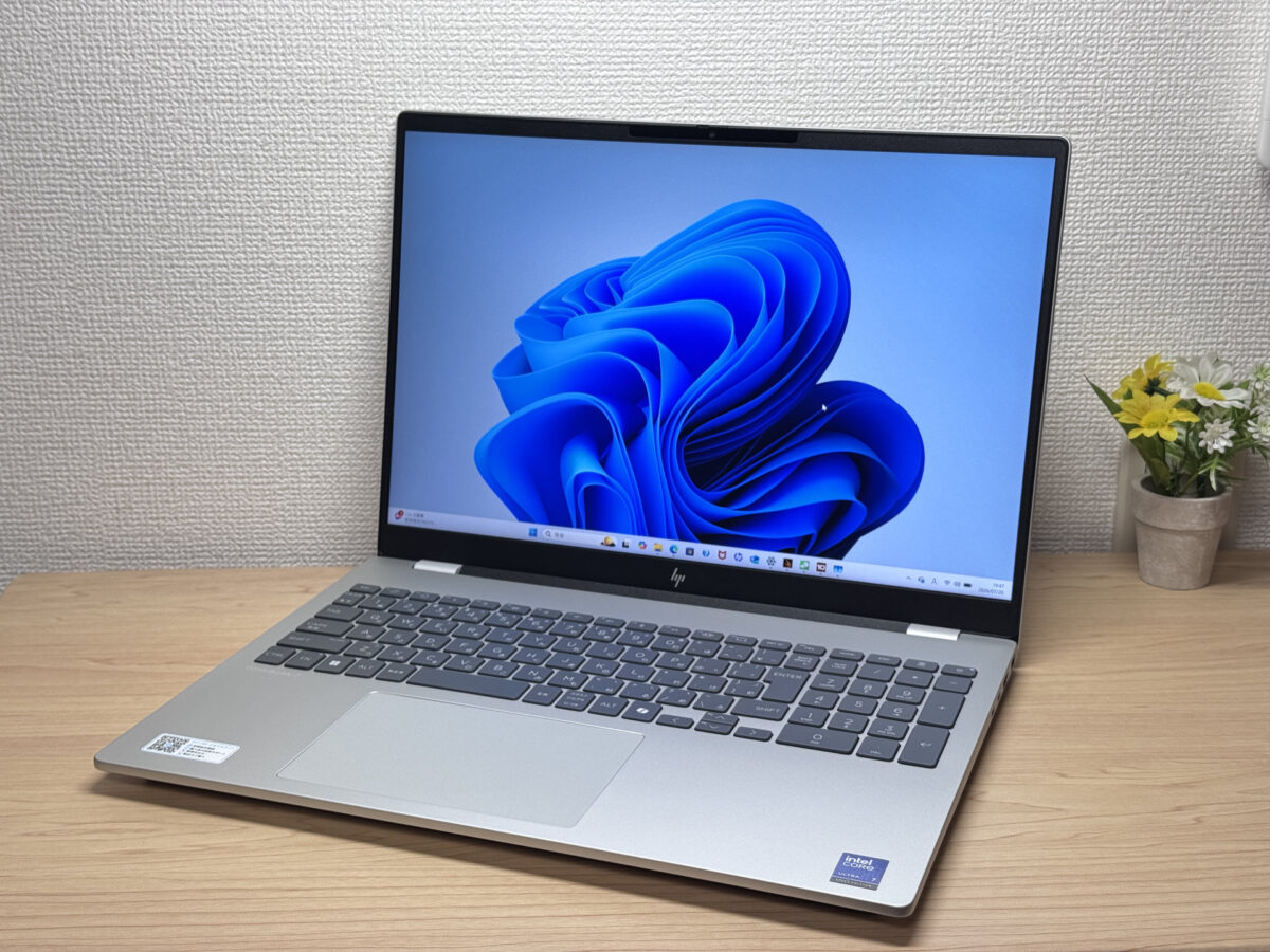 OmniBook 7 16-ayの正面デザイン