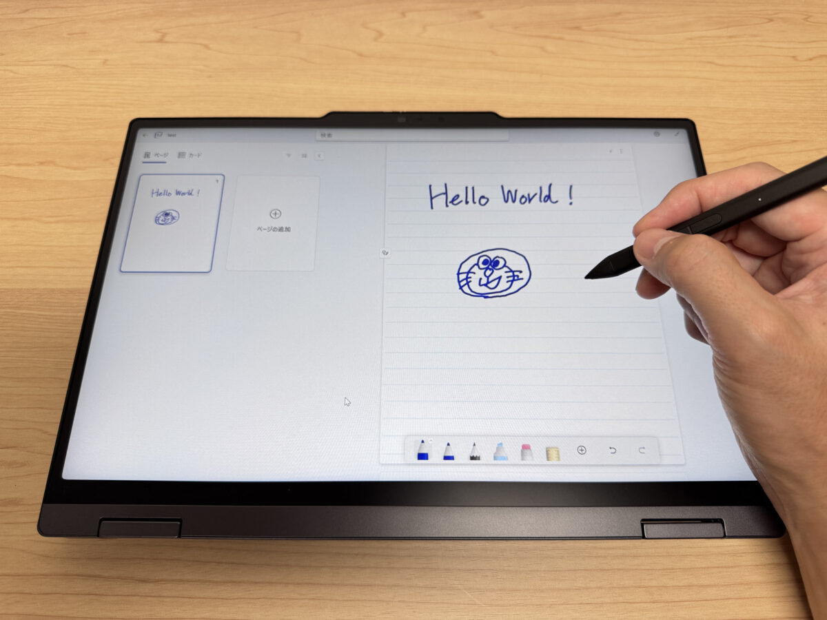 付属ペンでMicrosoft Journalに手書きしている様子