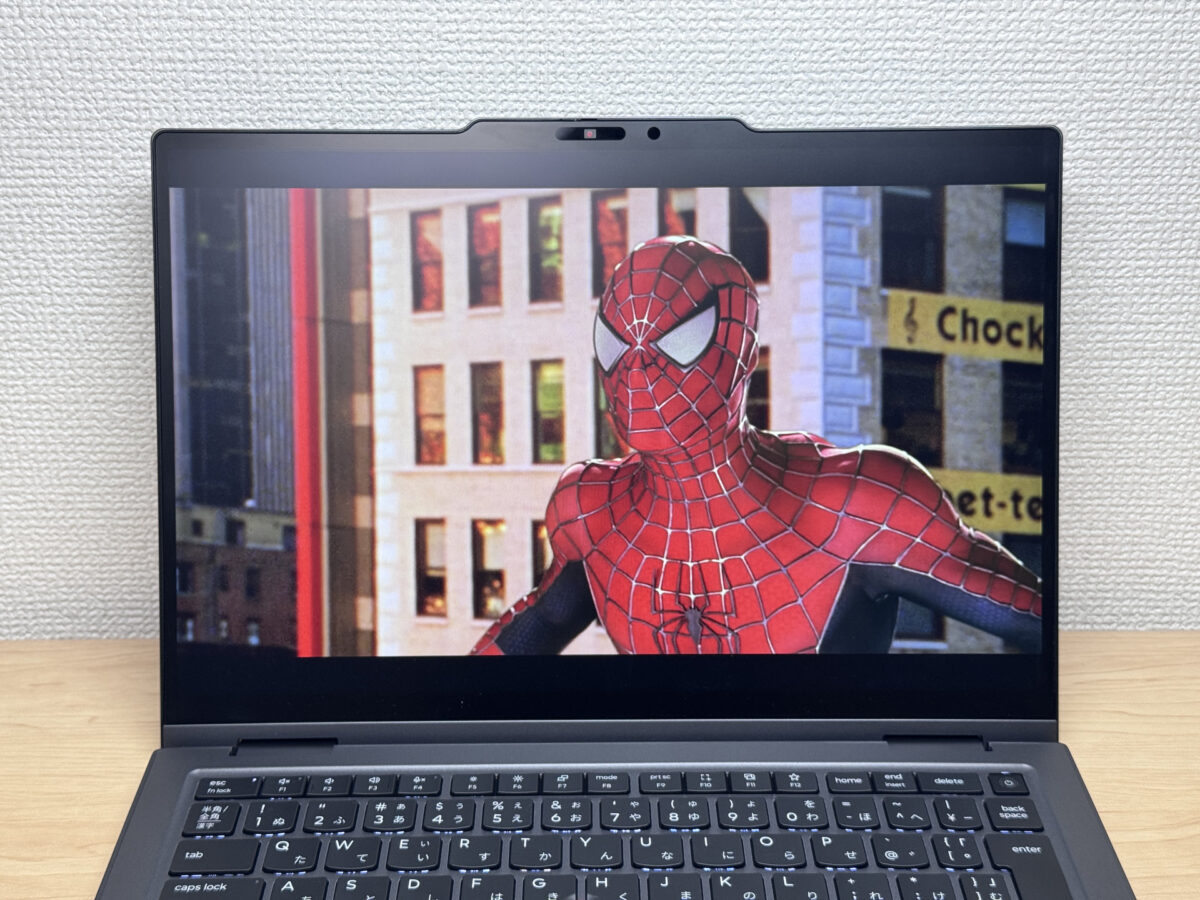 映画を再生している様子